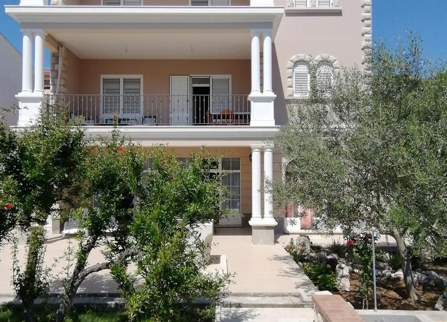 Seafront Family Apartment Una - Sunny Rab Island Rab Town